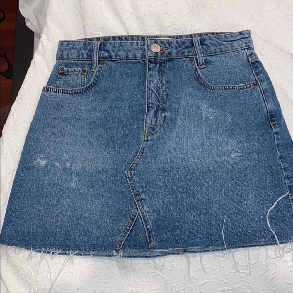 BDG frayed denim skirt!!! ❤️ NWOT - Picture 3 of 4